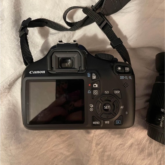 SOLD. Canon Rebel T3 - Picture 5 of 13